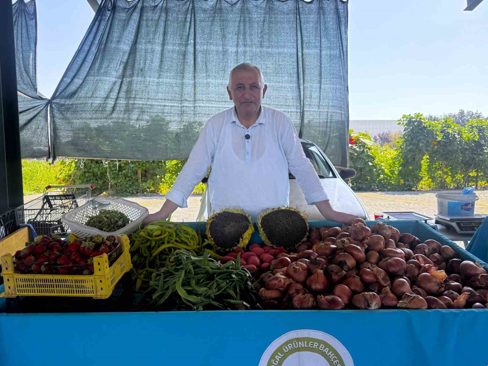 dogal-urunler-bahcesi-pazari-organik-gidayi-vatandaslara-sunmaya-devam-ediyor