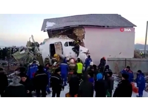 Kazakistan’da Uçak Düştü: 14 Ölü