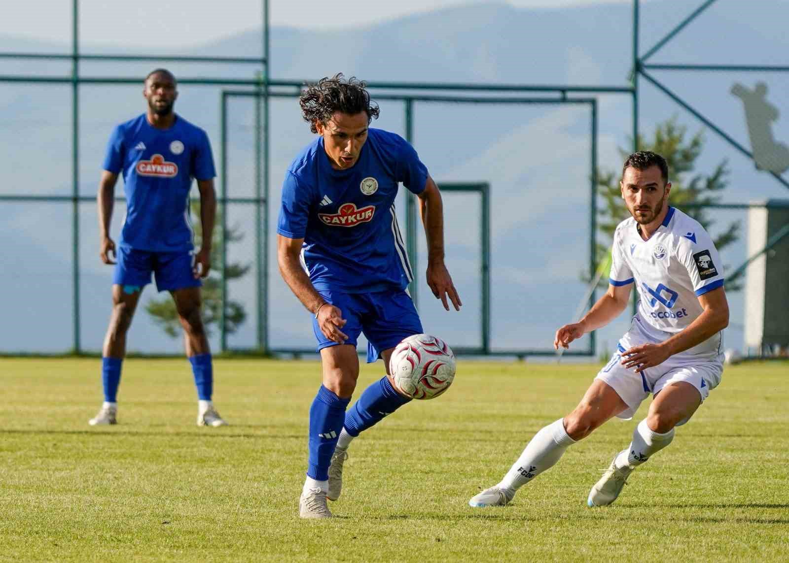 hazirlik-maci-caykur-rizespor-3-fc-dinamo-batumi-0