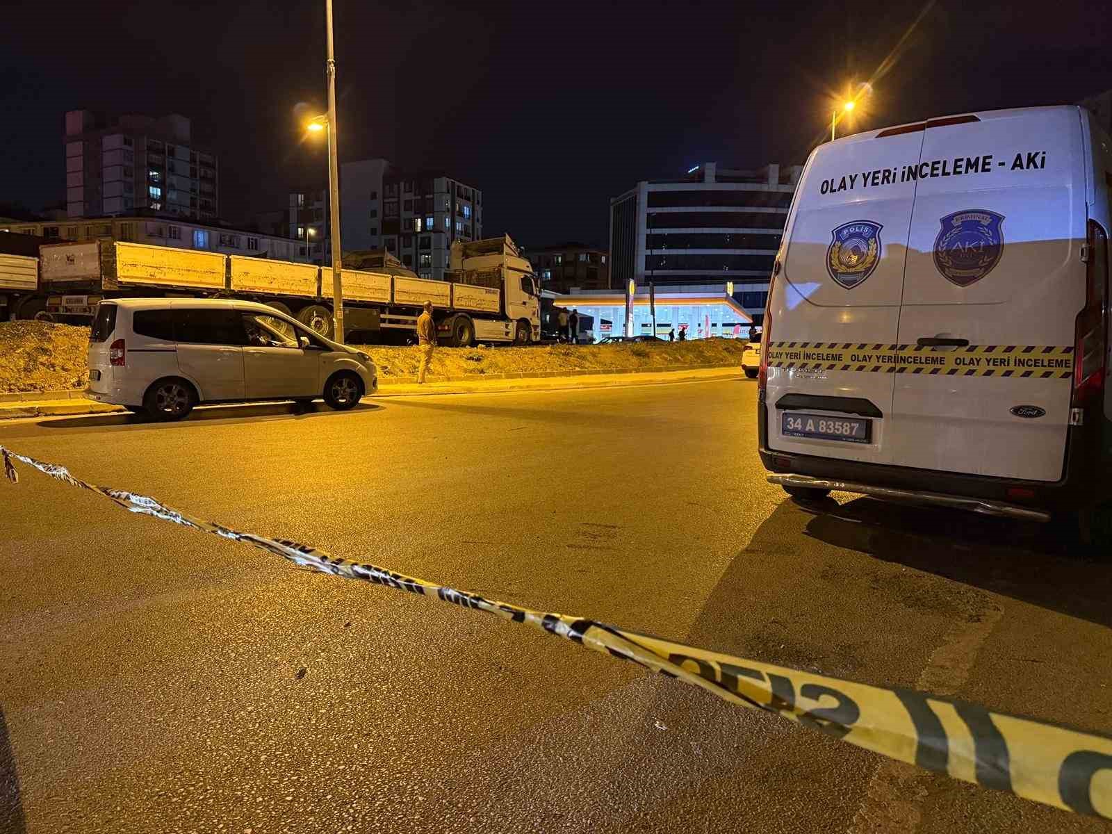 uygulama-uzerinden-cagrilan-taksici-once-trafik-polisini-sonra-kendini-vurdu
