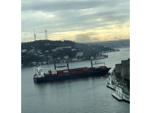 İstanbul Boğazı’nda Rumeli Hisarı Açıklarında Bir Yük Gemisi Kıyıya Çarptı. Olay Yerine Çok Sayıda Ekip Sevk Edildi.