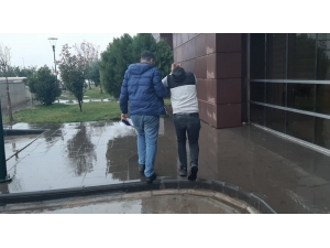 Hırsızlık Suçundan Aranan Şahıs Yakalandı