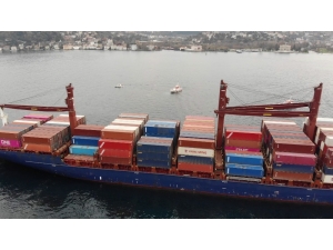 Kıyıya Çarpan Gemi Havadan Görüntülendi