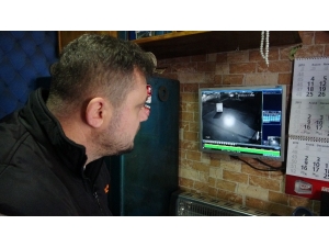 Arkadaşları Şaka Yapıyor Sandı, Güvenlik Kameralarını İnceleyince Gerçek Ortaya Çıktı