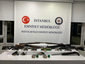 Aracın Gösterge Paneline Saklanan Silahı Polis Böyle Buldu