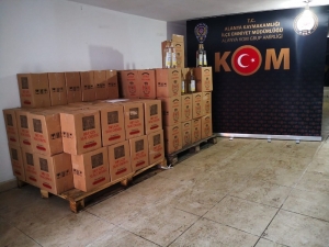 Yılbaşında Piyasa Sürülmek İstenen 726 Şişe Kaçak İçki Ele Geçirildi