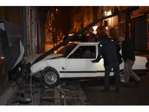 Malatya’da Alkollü Sürücü İşyerine Daldı