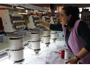 İzmir’de Doğan Nakış Sektörü Can Çekişiyor, Firmalar Kepenk Kapatıyor