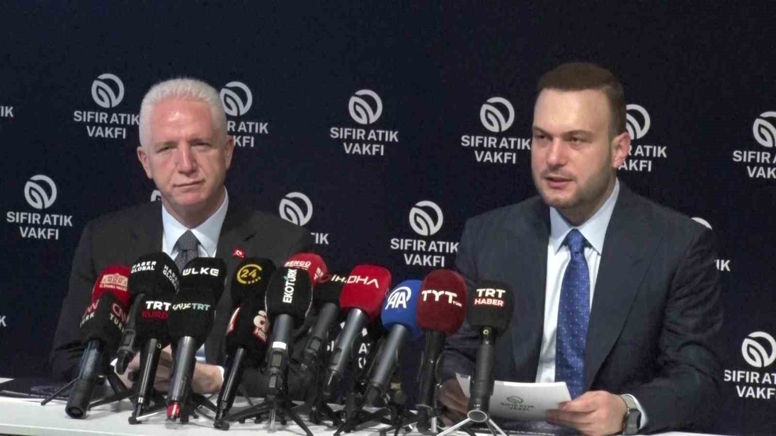 vali-gul-sifir-atik-meselesi-dunyanin-en-onemli-sorunlarindan-bir-tanesidir