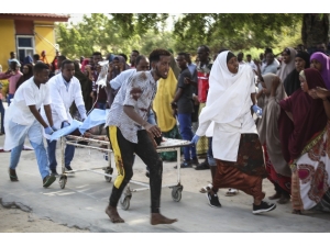 Somali’de Çok Sayıda Kişinin Öldüğü Saldırıyı Terör Örgütü Eş-şebab Üstlendi