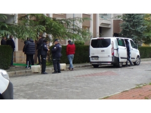 Pencereden Düşen Kadın Hayatını Kaybetti