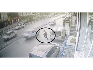 Bankadan Çıkan Adamın Aracından Çantayı Böyle Çaldı