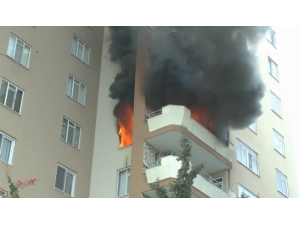 Mersin’de Apartmanda Yangın Paniği