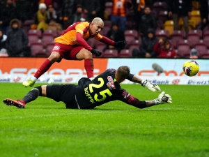 Süper Lig: Galatasaray: 3 - Antalyaspor: 0 (İlk Yarı)