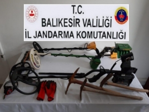 4 Defineci Kıskıvrak Yakalandı