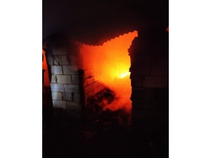 Muradiye’de Odunluk Ve Tandır Evi Yangını