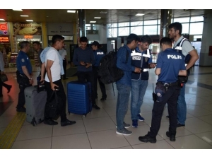 Balıkesir’de Polis 16 Aranan Şahsı Yakaladı