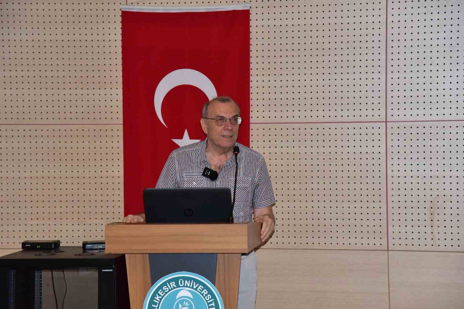 balikesir-de-charles-peirce-in-gostergebilimi-ve-metaforlari-konusuldu