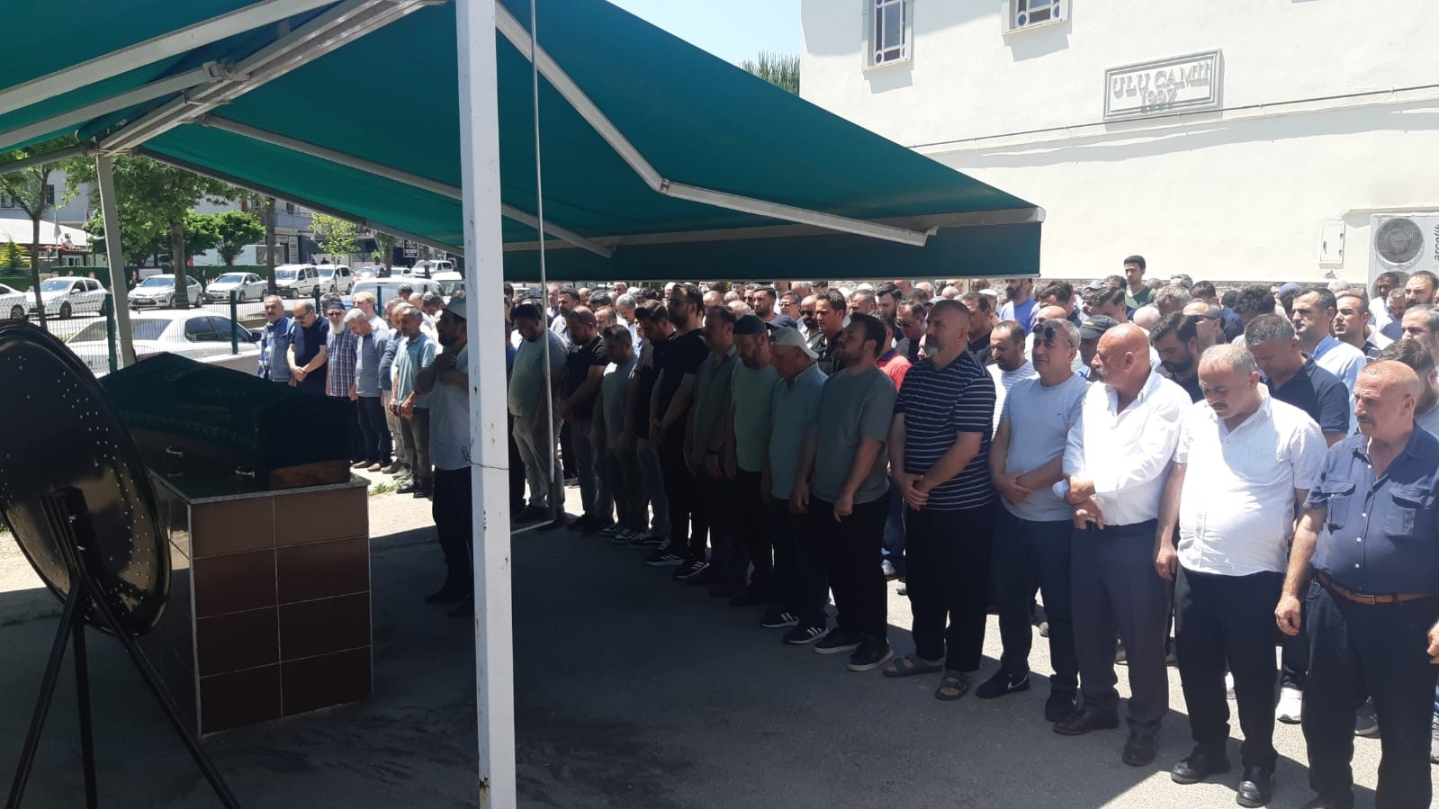 sma-hastasi-cocugunun-cihazini-kapatan-baba-intihar-etti