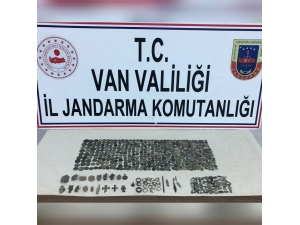 Van’da 656 Adet Tarihi Eser Ele Geçirildi