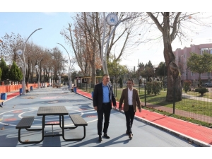 Adapazarı’nın 39 Mahallesinde Çocuk Ve Spor Parkları Tamamlandı