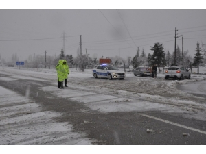 Seydişehir-antalya Karayolunda Zincirsiz Araçların Geçişine İzin Verilmiyor