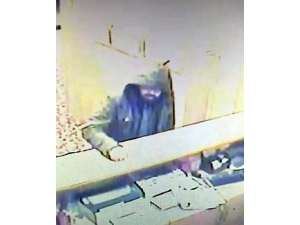 İki Kişiyi Öldüren, Polisi Ağır Yaralayan Zanlı Kamerada