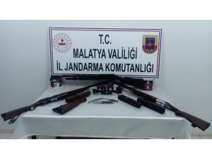 Jandarmadan Silah Kaçakçılarına Eş Zamanlı Operasyon: 2 Gözaltı