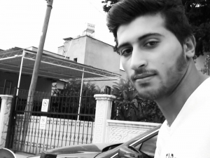 Motosikletli Kuryeye Otomobil Çarptı: 1 Ölü