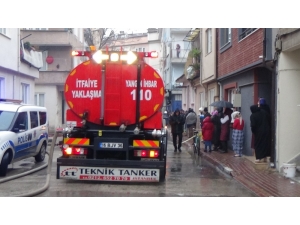 3 Katlı Apartman Alevlere Teslim Oldu