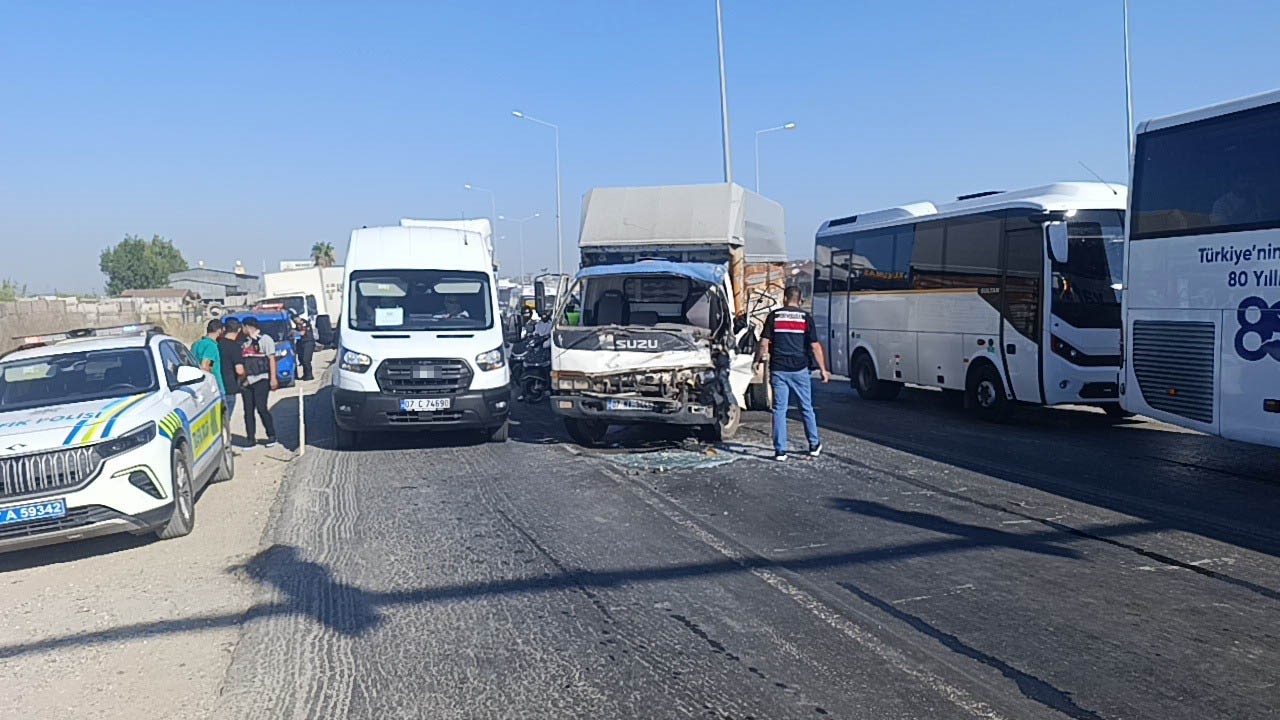 kamyon-kamyona-arkadan-carpti-5-kilometre-arac-kuyrugu-olustu