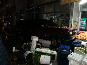 Alkollü Sürücü Sokağı Birbirine Kattı