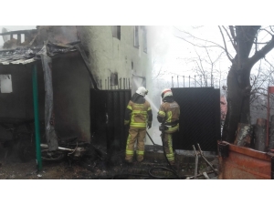 Ev Alevlere Teslim Oldu