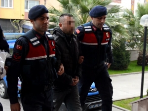 Karısını 20 Yerinden Bıçaklayan Adam Adliyede