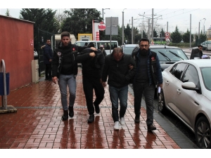 Piyasaya Uyuşturucu Madde Sürmeye Çalışırken Yakalanan Torbacılar Adliyede