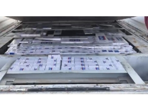 Kamyonet Kasasında Binlerce Paket Kaçak Sigara Bulundu