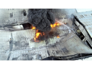 Plastik Boru Fabrikasındaki Yangın Havadan Görüntülendi