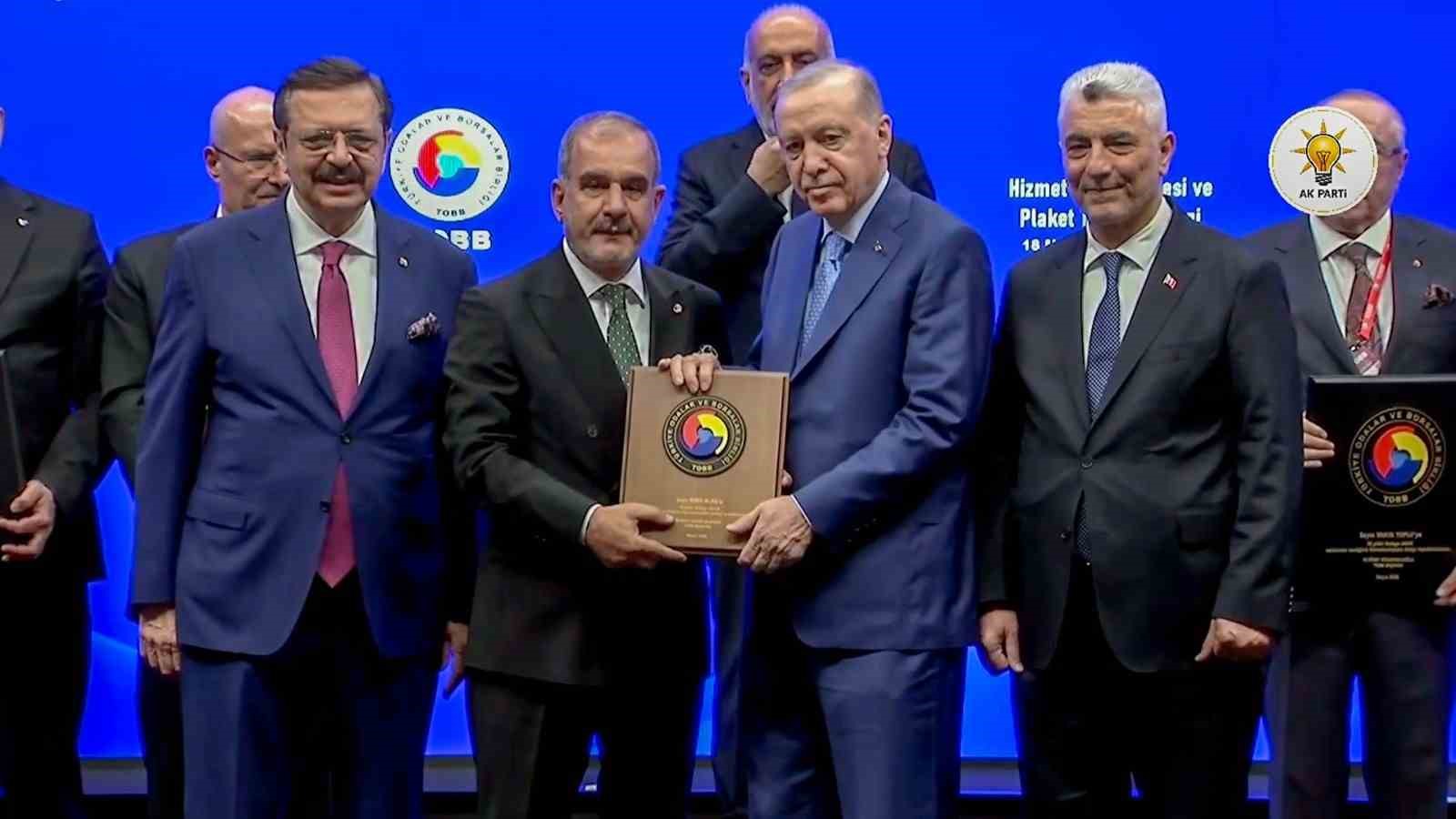 cumhurbaskani-erdogan-dan-baskan-alan-a-hizmet-seref-belgesi