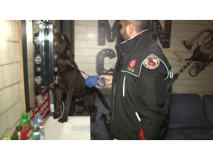 Başkent’te Yılbaşı Gecesi Uygulama: 250 Gram Uyuşturucu Ve 15,5 Litre Sahte İçki Yakalandı