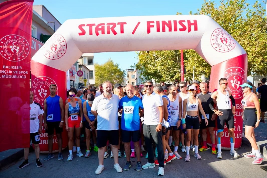 gomec-te-dostluk-yol-kosusuna-563-sporcu-katildi