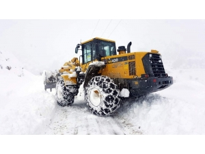 Siirt’te Kardan Kapanan Grup Köy Yolları Ulaşıma Açıldı