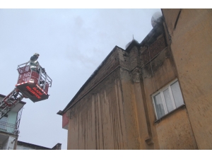 Elazığ’da Çatı Yangını