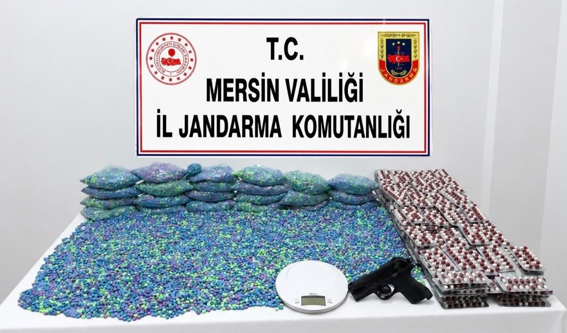 ekipler-baskin-yapti-70-bin-adet-uyusturucu-hap-ele-gecirildi