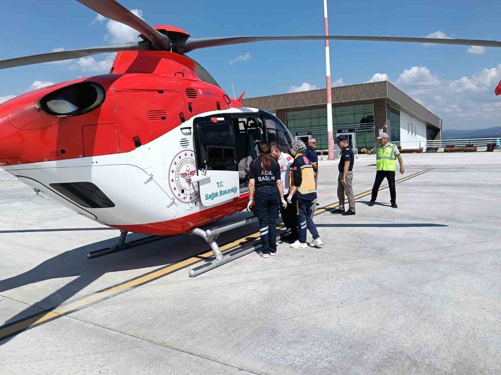 ambulans-helikopter-51-yasindaki-hasta-icin-havalandi