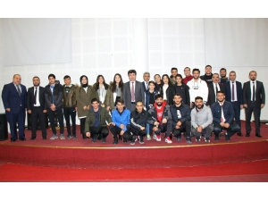 Karacoşkun Başarılı Sporcularla Bir Araya Geldi