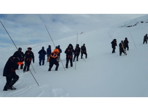 Mersin’de Karda Kaybolan Adamı Arama Çalışmaları Yeniden Başladı