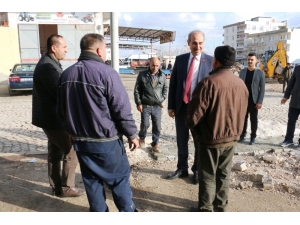 Başkan Yalçınkaya Parke Taşı Çalışmasını Yerinde İnceledi