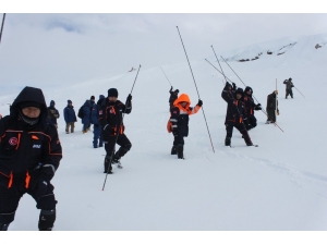 Yaylada 10 Gündür Aranan Yaşlı Adamın Yakınları Umutlu