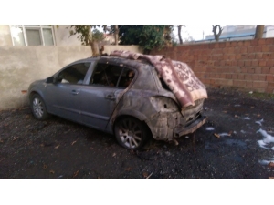 Genç Kadının Arabasını Kundaklayan Şahıs Kamerada