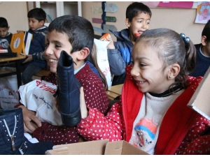 Minik Ayaklar Dicle Elektrik İle Isındı